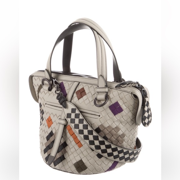 Bottega Veneta Leather Crossbody Bag - Picture 2 of 15